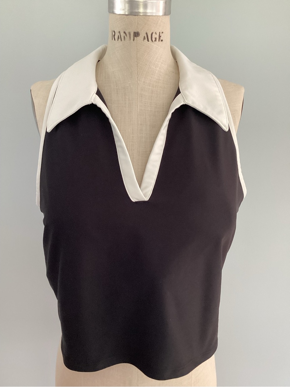 Old Navy Powersoft Black Sleeveless Polo Crop Top with White Trim Size XXL